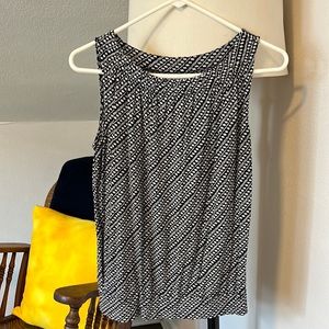 Loft patterned tank